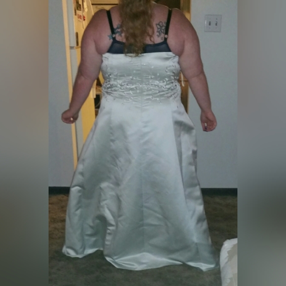 Vintage Light Green Formal Dress circa 2003 - Picture 15 of 16